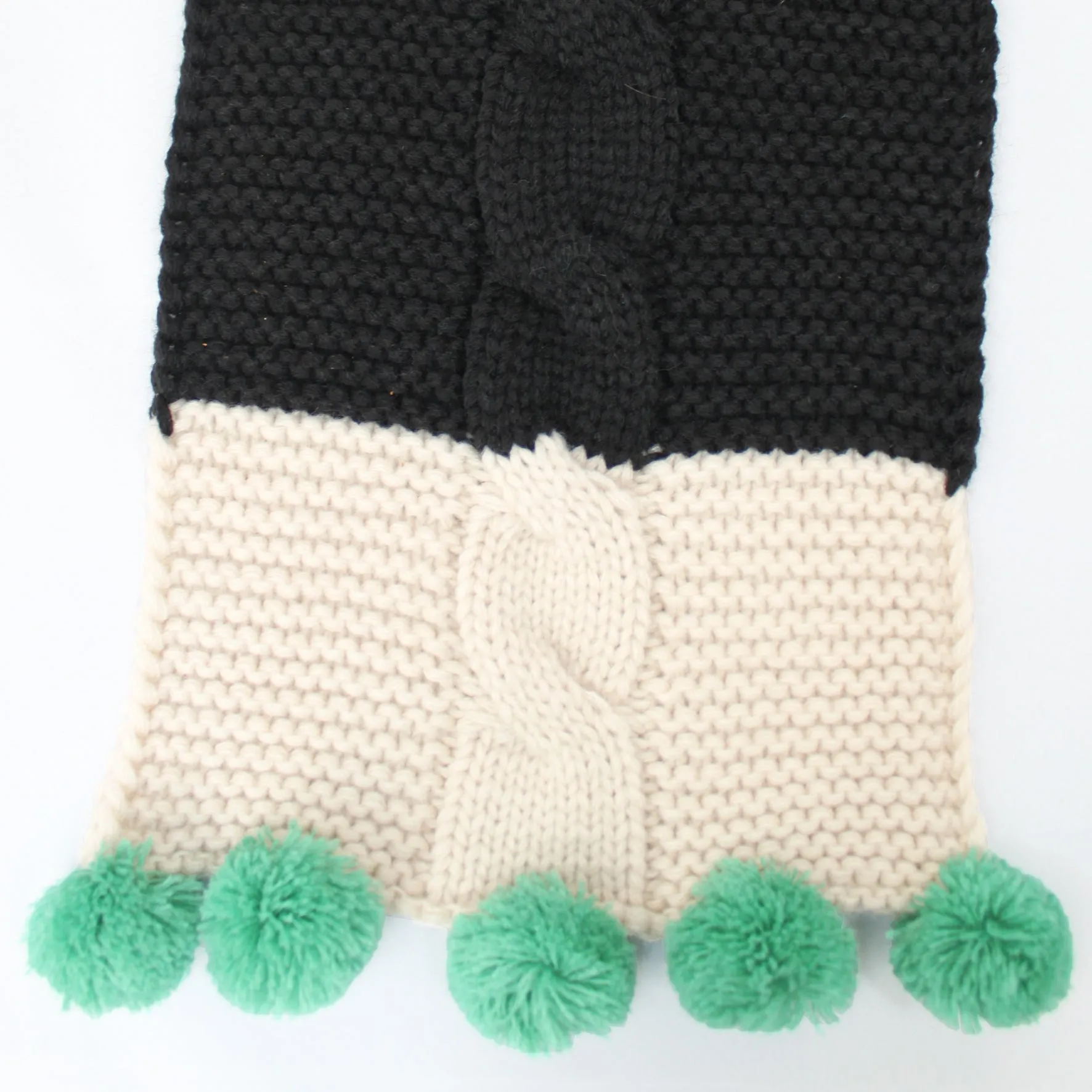 Loop Black Scarf